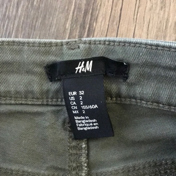 H&M shorts - Picture 3 of 3
